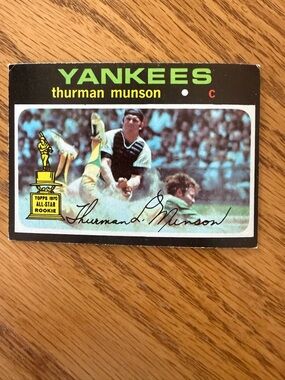 Yankees Thurman Munson Baseball Topps Card - Black & Green